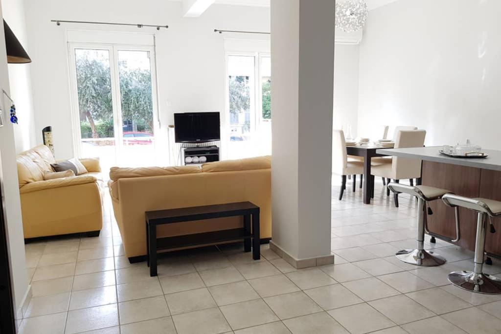 A Great Stay At A Comfortable Large Apartment Афіни Екстер'єр фото